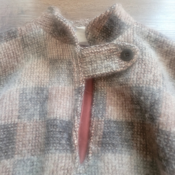 Antels Wool Cape - Picture 6 of 11